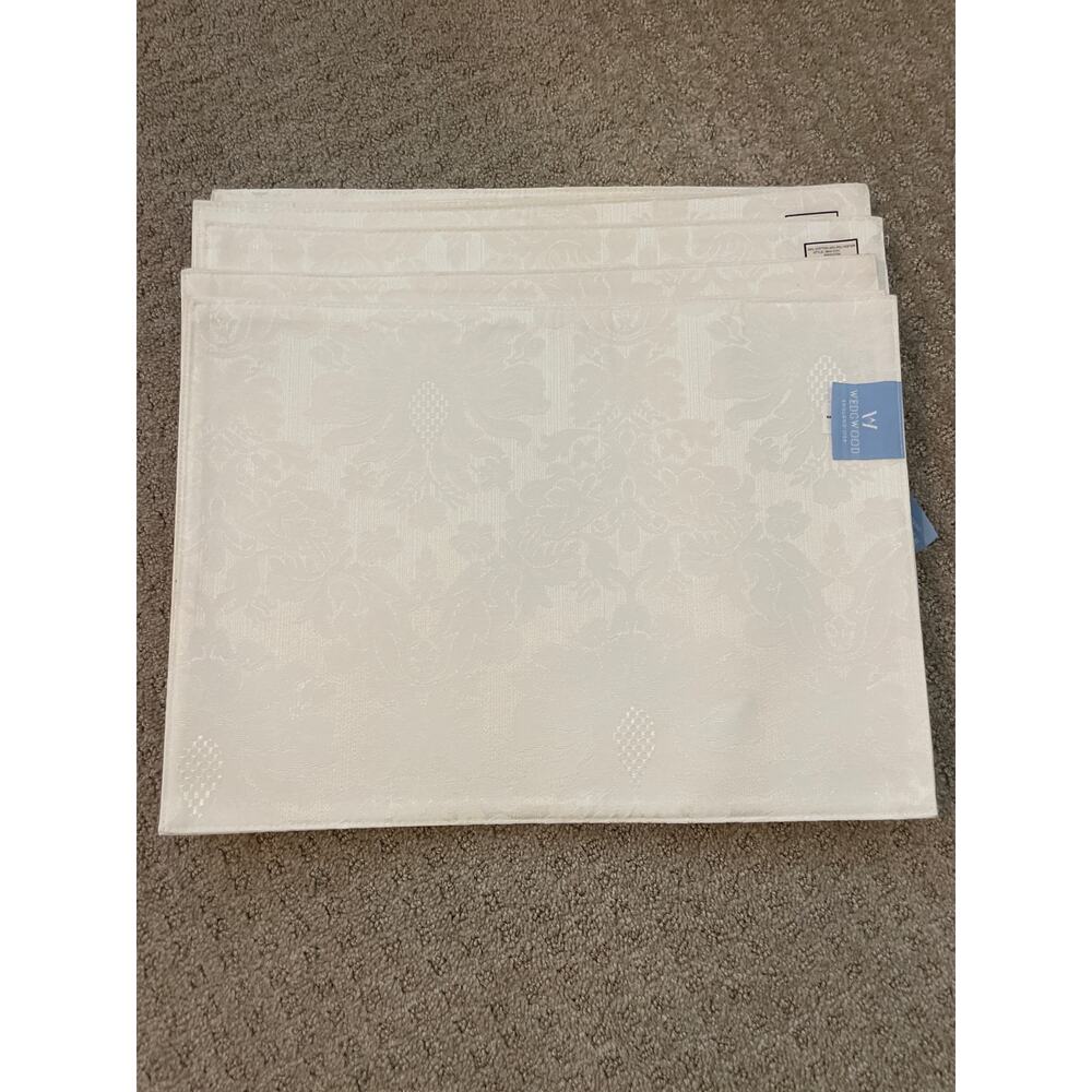 NWT- Wedgwood White Brighton Placemats Set of 8